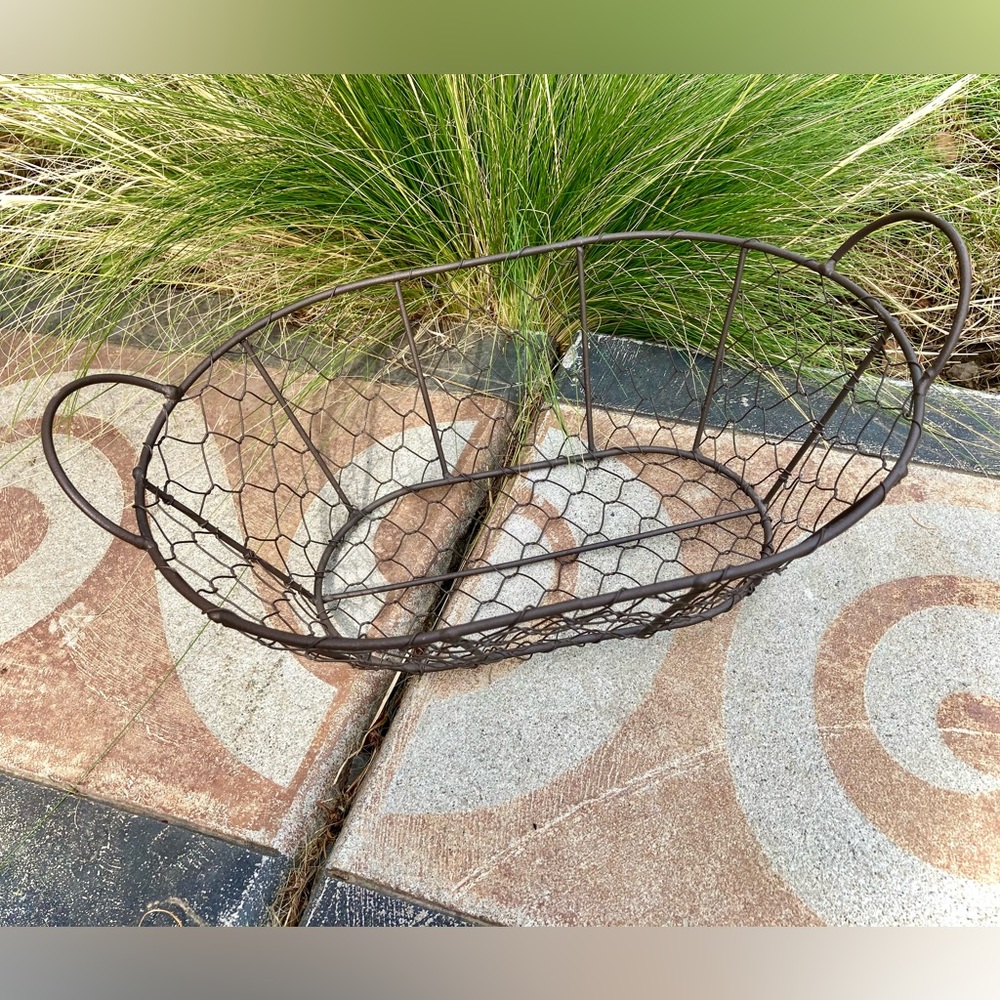🌻Rustic Metal Basket